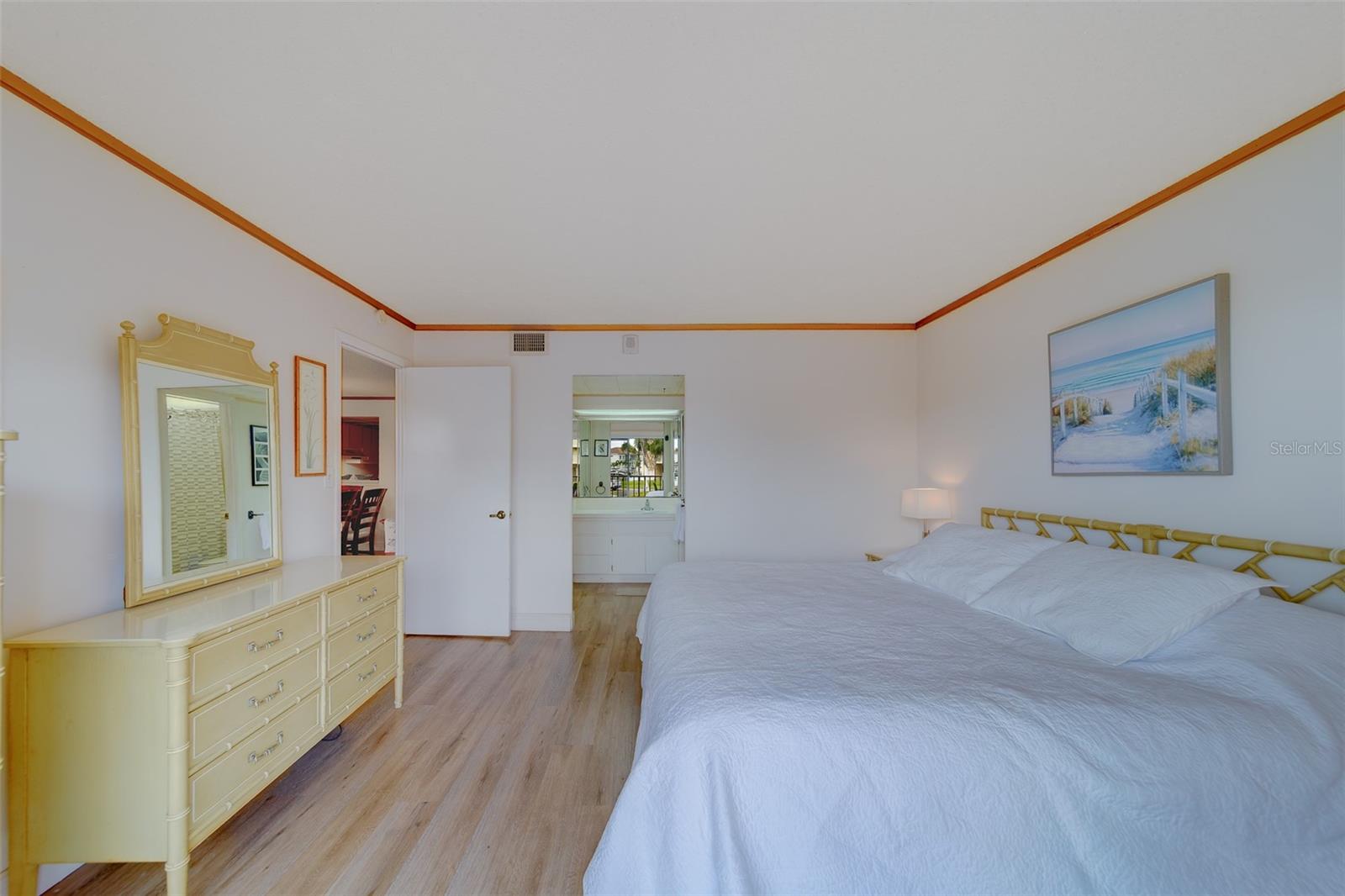 51 Island Way #101 Property Photo 42