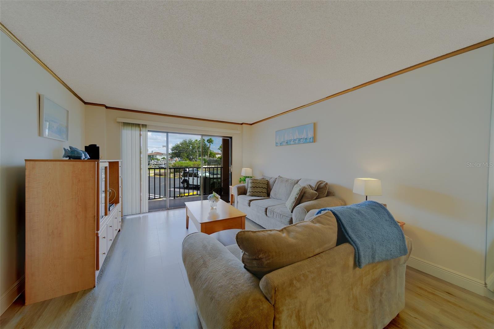 51 Island Way #101 Property Photo 43