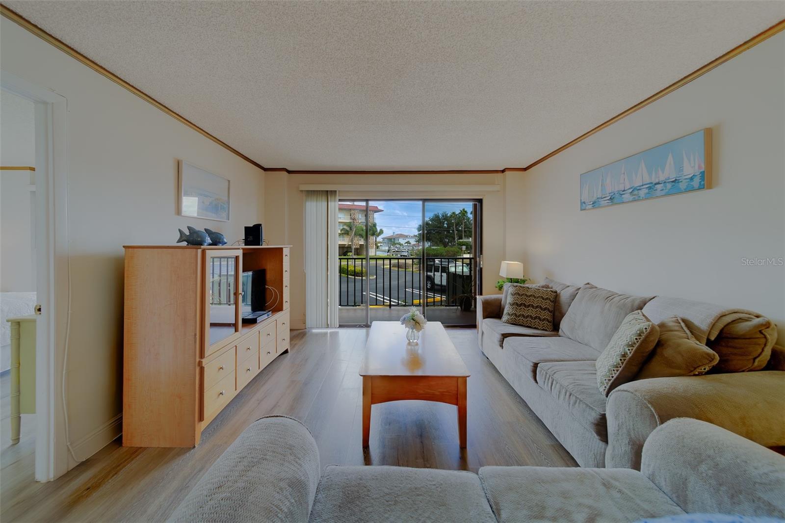 51 Island Way #101 Property Photo 44
