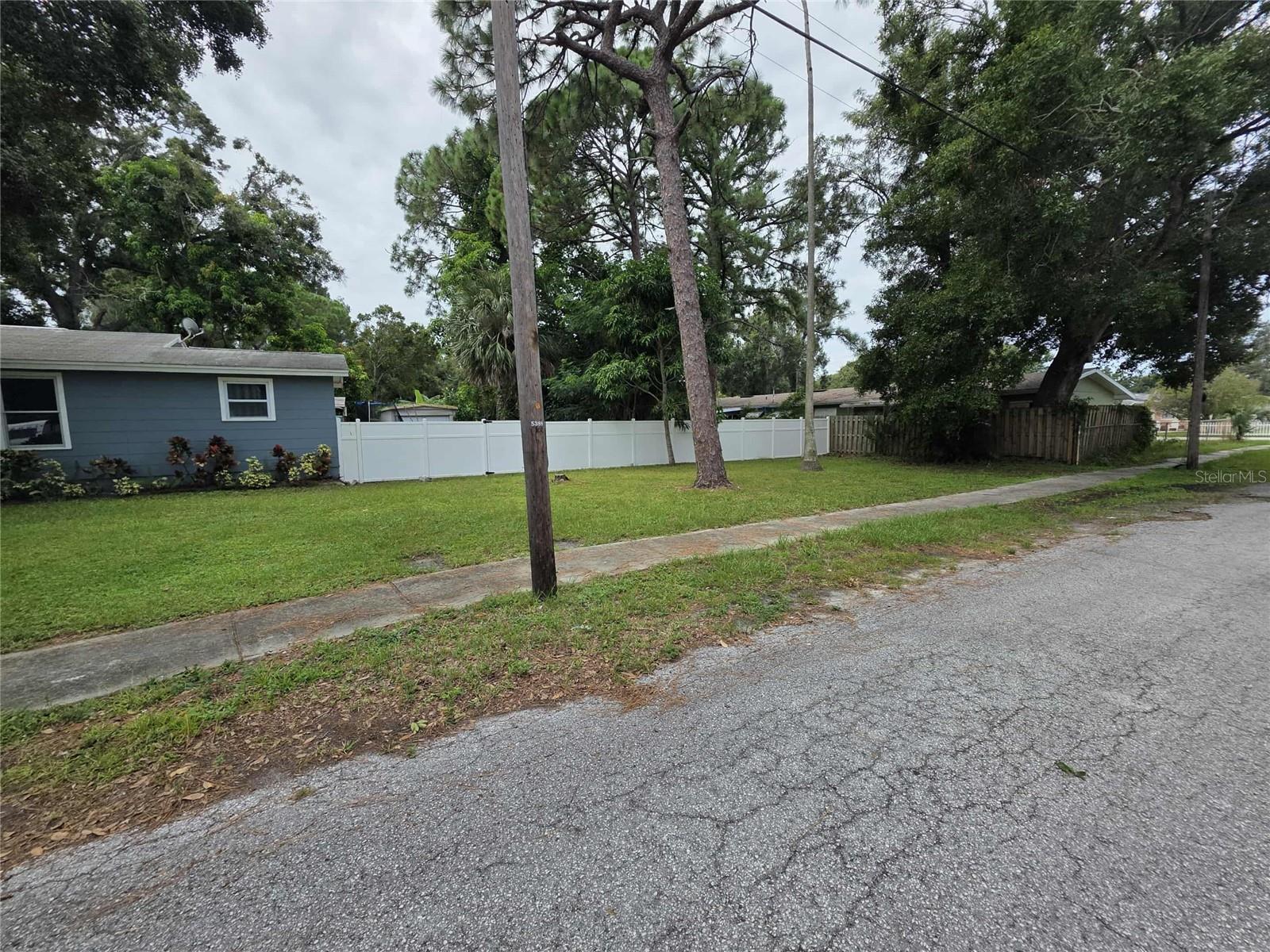 5380 77th Ave N Property Photo 8