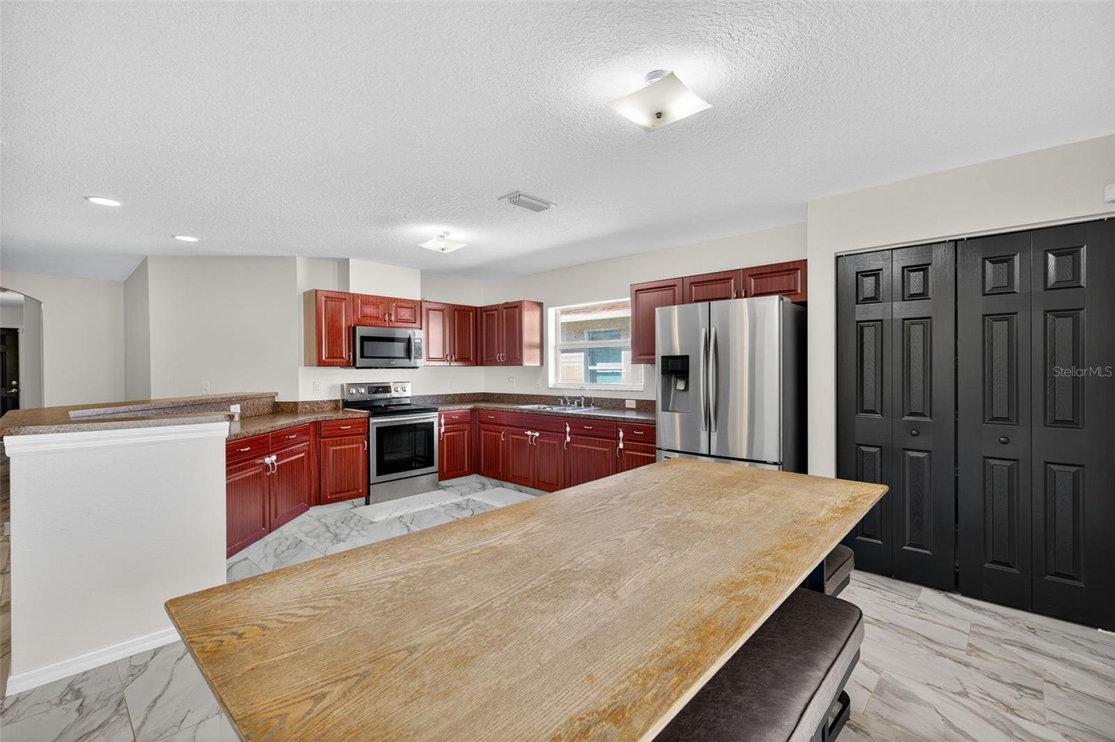 1426 Blossom Bayou Cir Property Photo 9