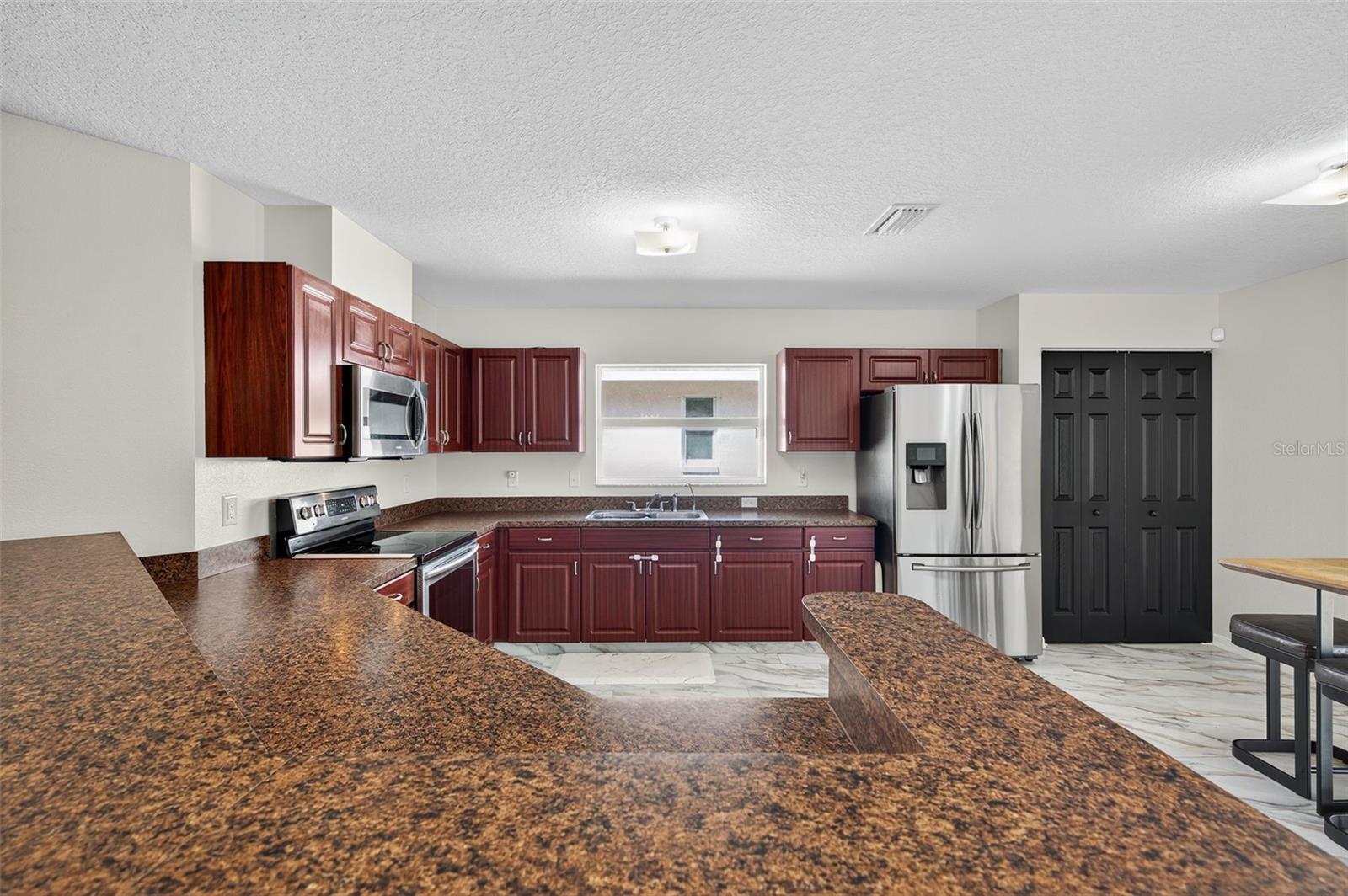 1426 Blossom Bayou Cir Property Photo 11