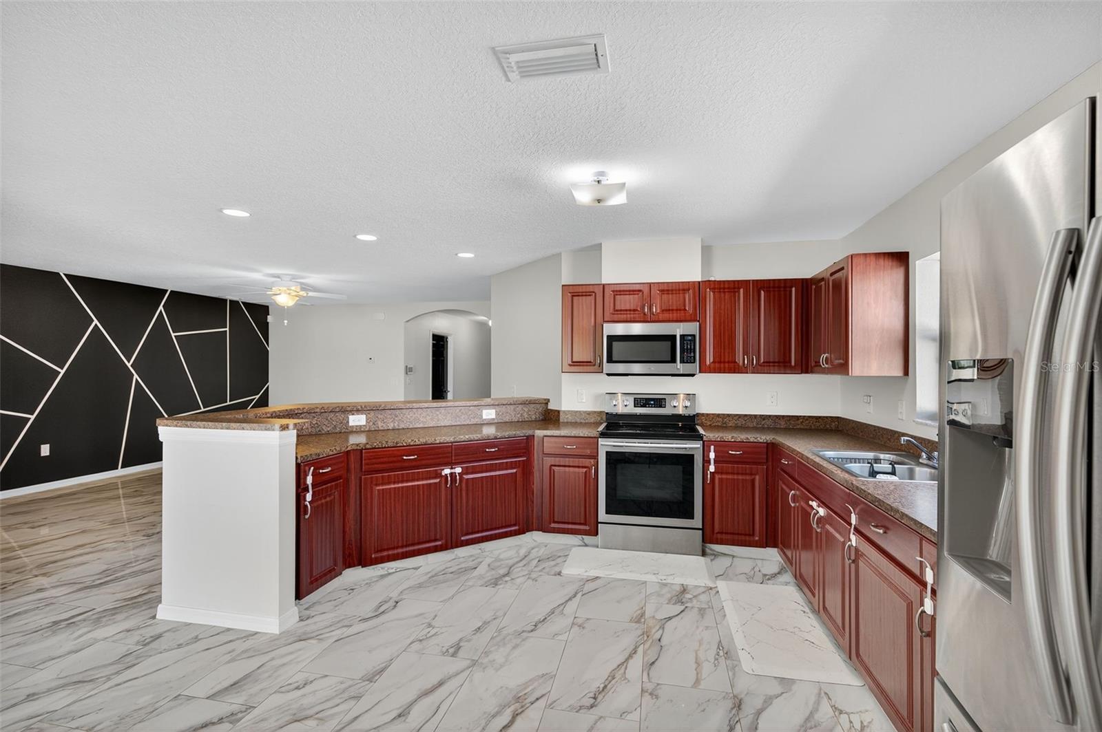 1426 Blossom Bayou Cir Property Photo 16