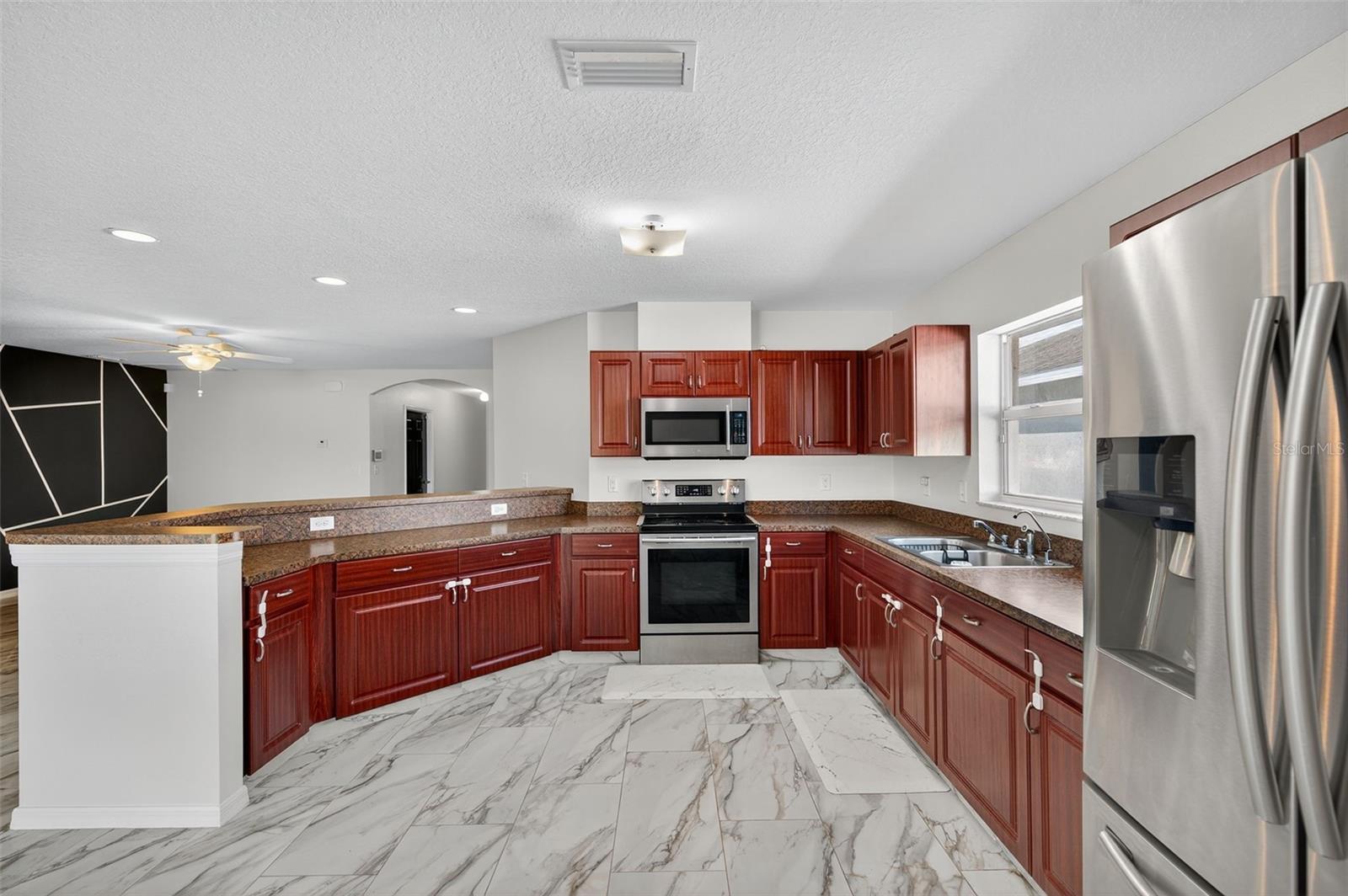 1426 Blossom Bayou Cir Property Photo 17