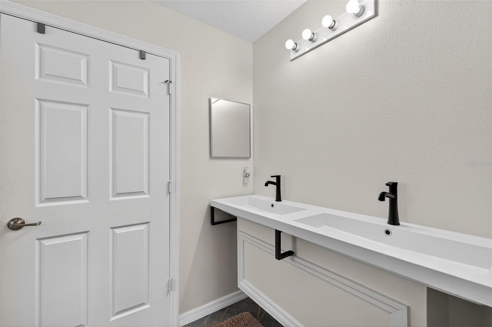 1426 Blossom Bayou Cir Property Photo 23