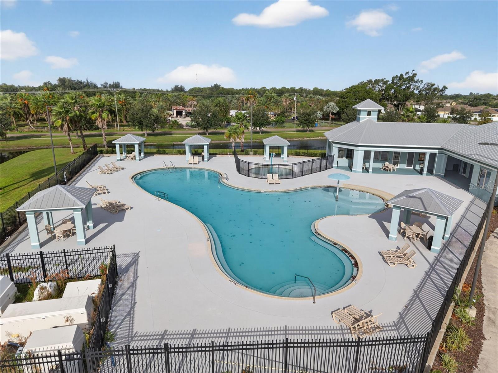 1426 Blossom Bayou Cir Property Photo 43