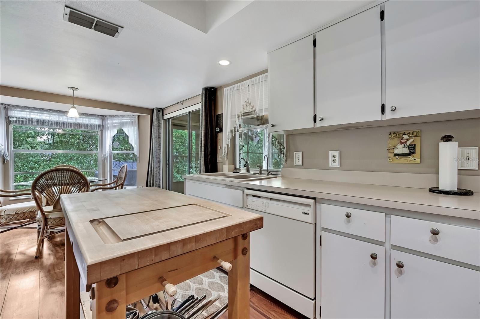 6517 Ocean Pines Ln Property Photo 9
