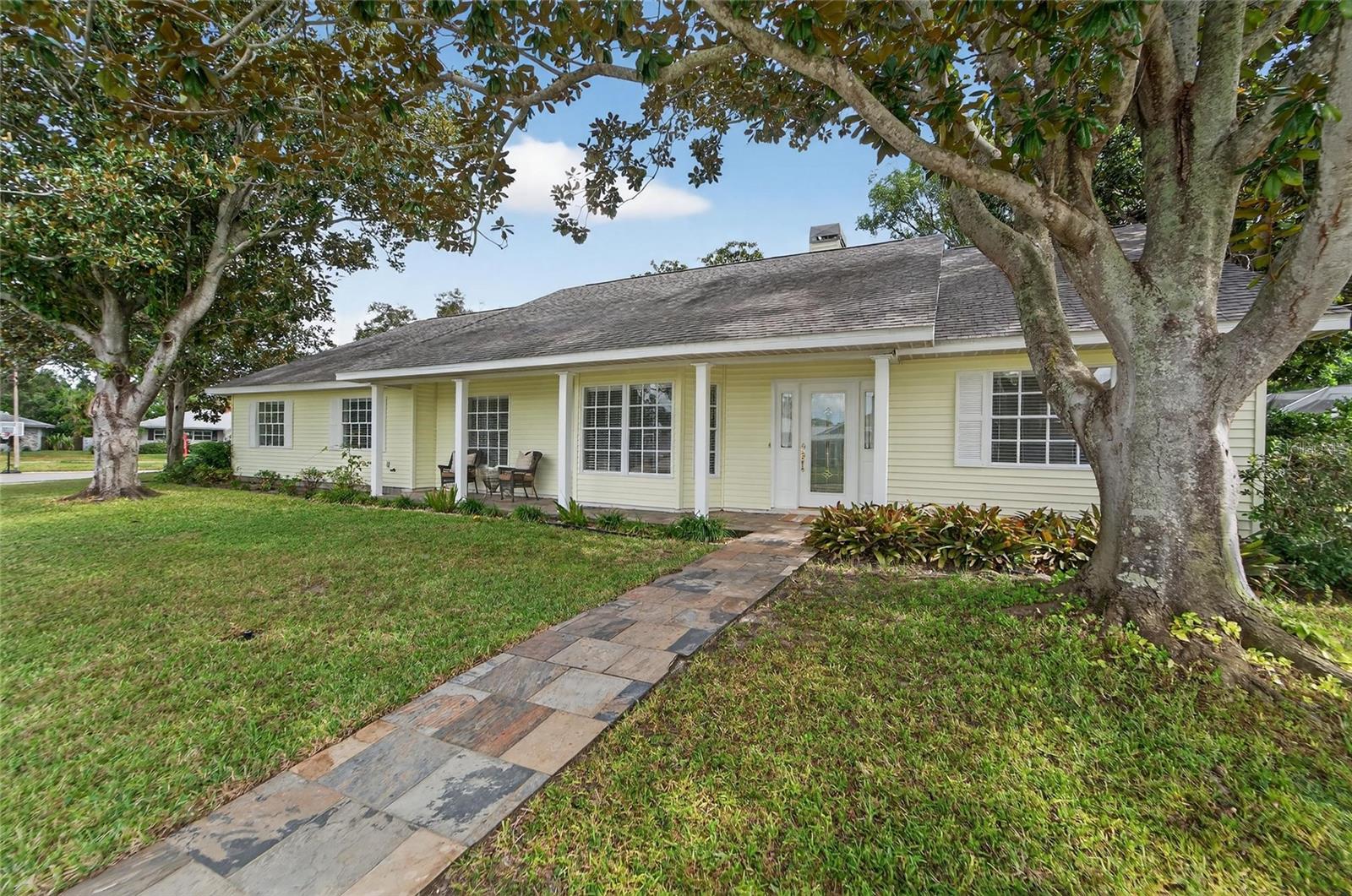 2873 Sea Pines Cir W Property Photo 4