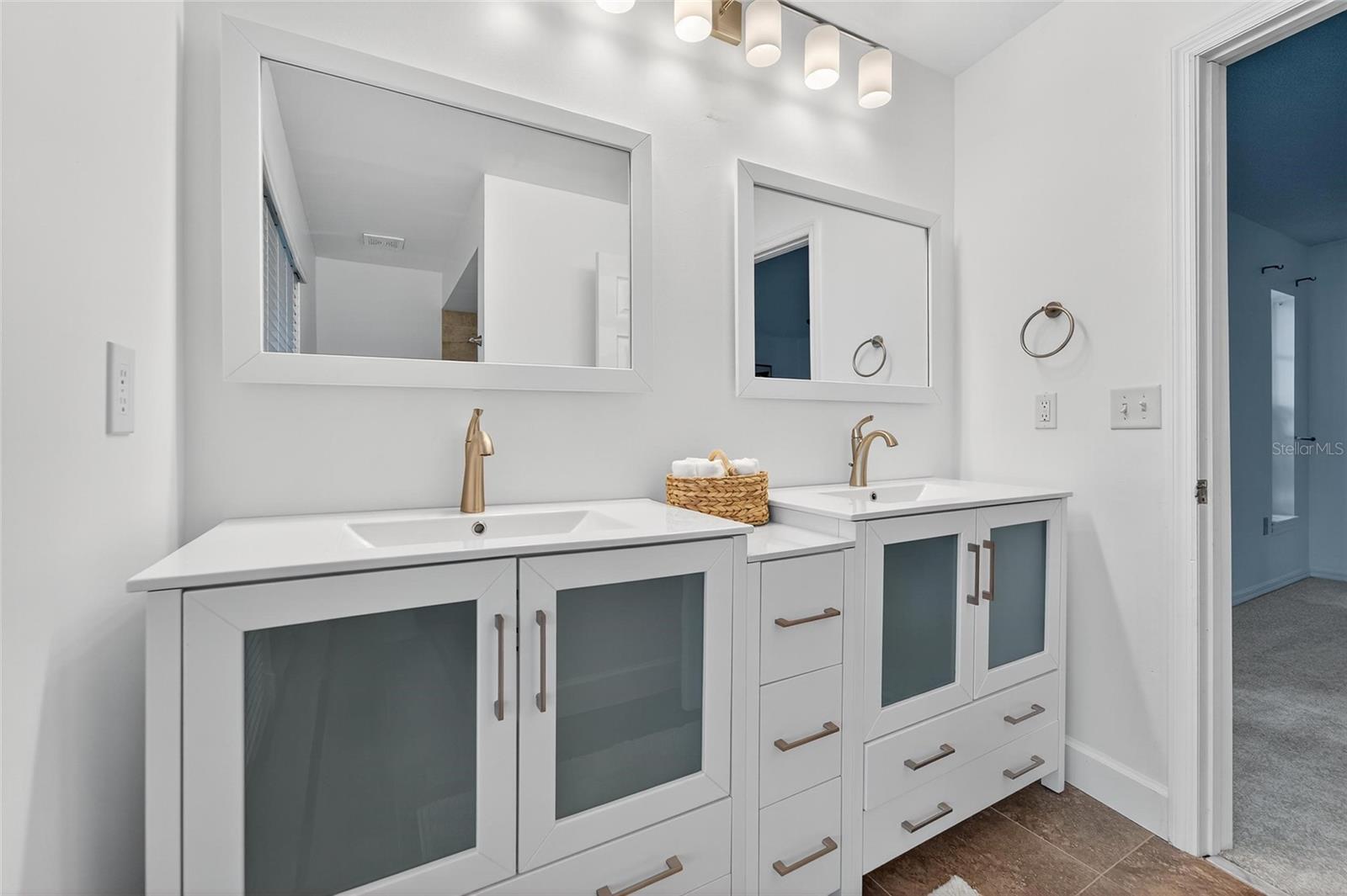 2873 Sea Pines Cir W Property Photo 44