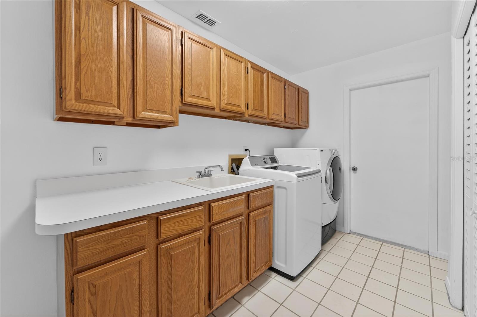 2873 Sea Pines Cir W Property Photo 58