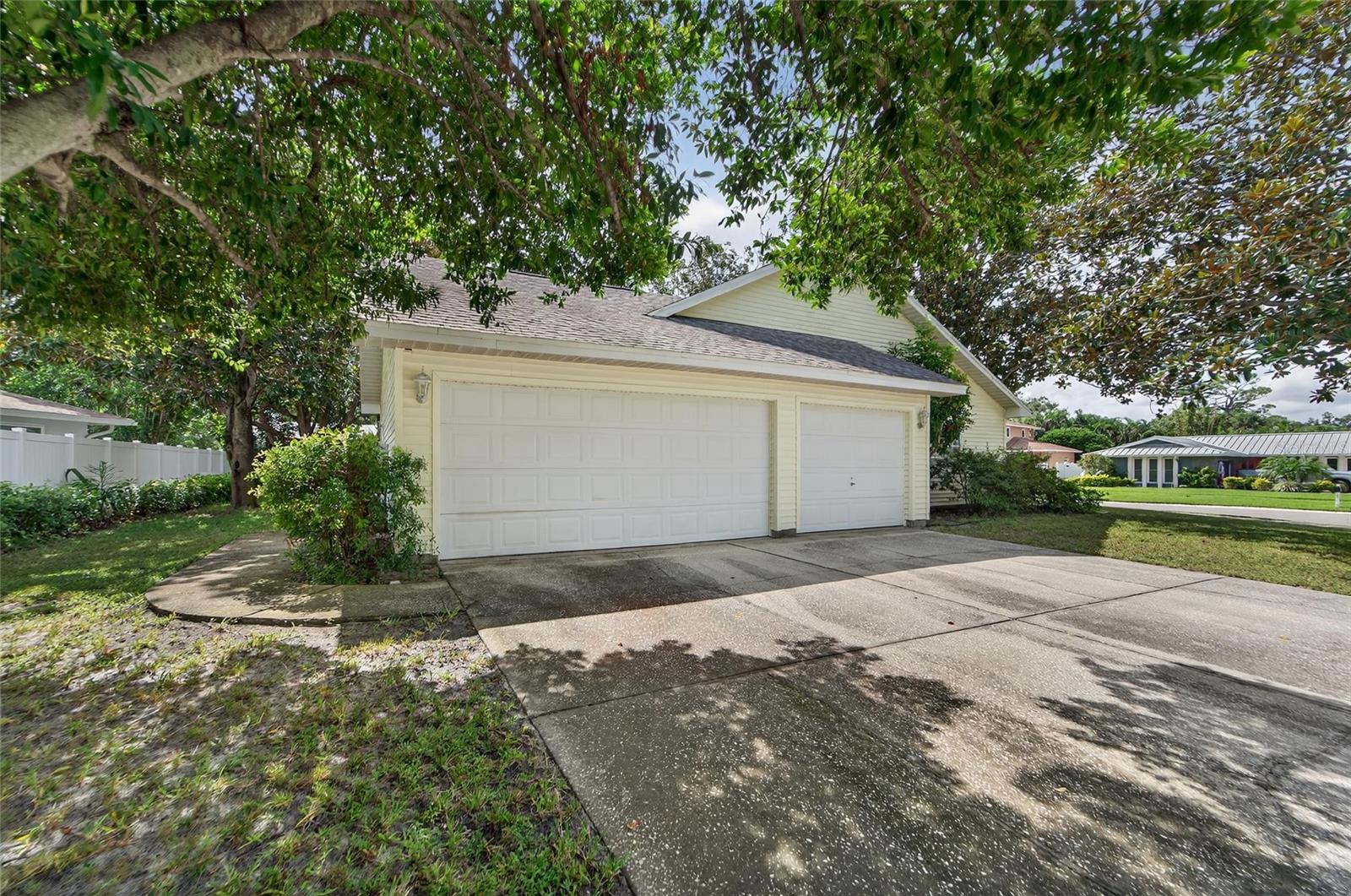 2873 Sea Pines Cir W Property Photo 77