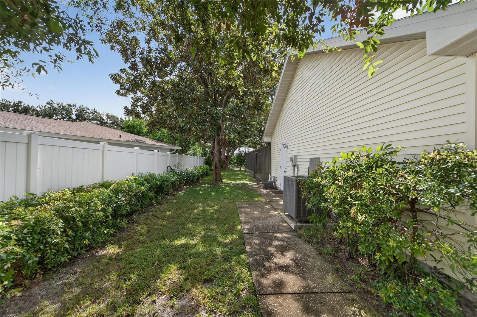 2873 Sea Pines Cir W Property Photo 78