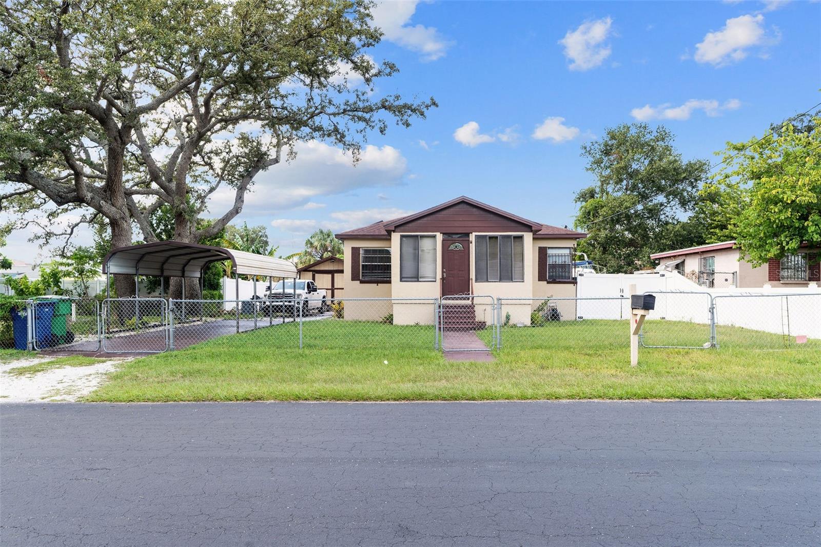 2708 N Matanzas Ave Property Photo 4
