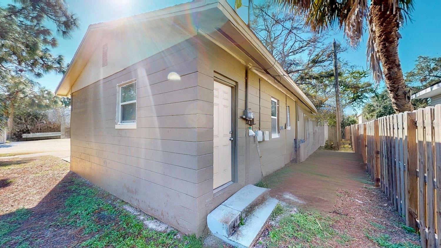 827 26th Ave S Property Photo 32