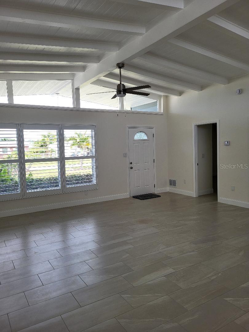 828 Blue Heron Blvd Property Photo 2