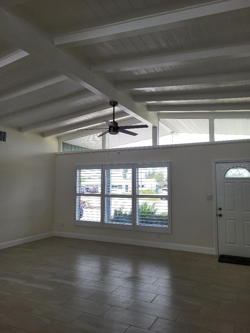 828 Blue Heron Blvd Property Photo 5