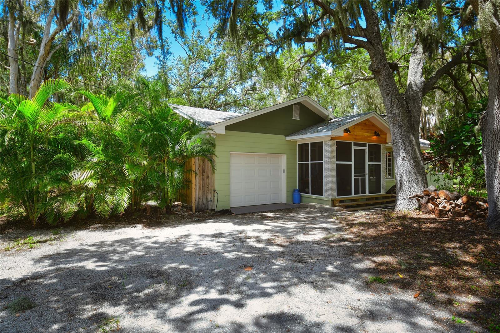 160 Bayshore Dr Property Photo 5