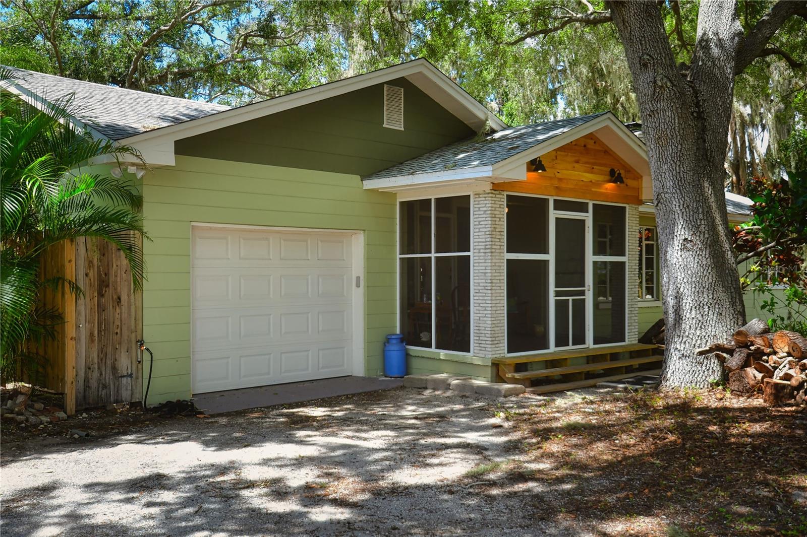 160 Bayshore Dr Property Photo 6