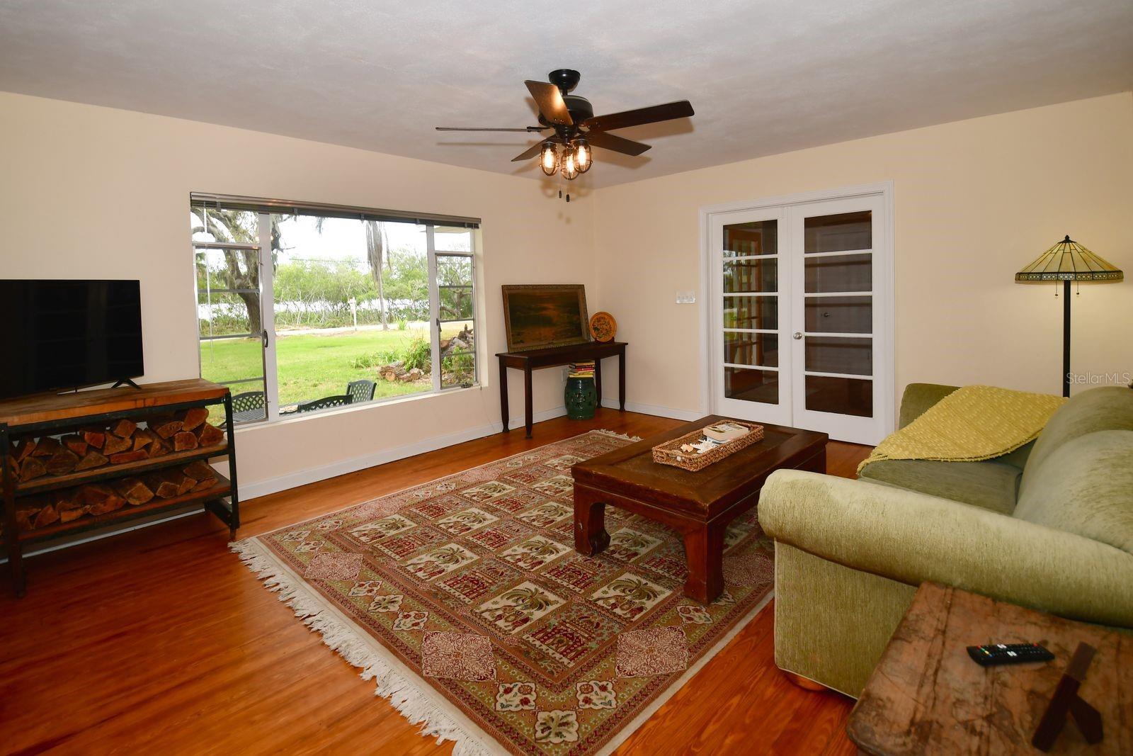 160 Bayshore Dr Property Photo 14
