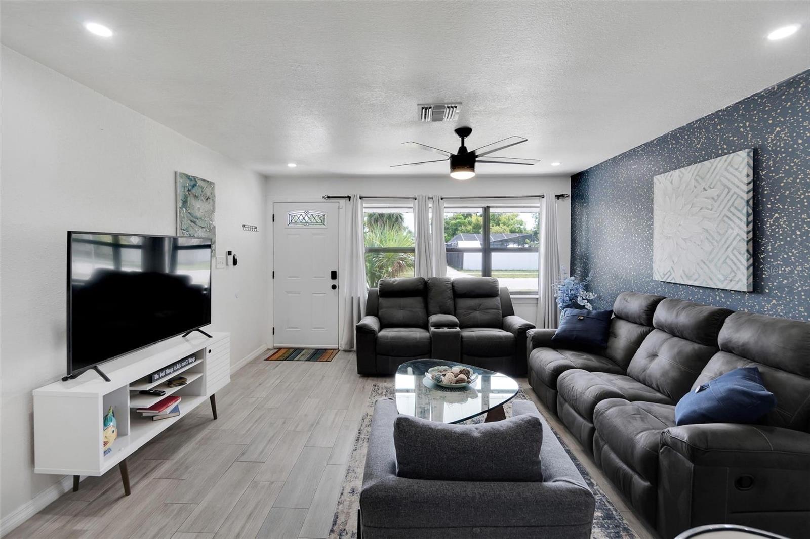 4731 W Montgomery Ave Property Photo 3