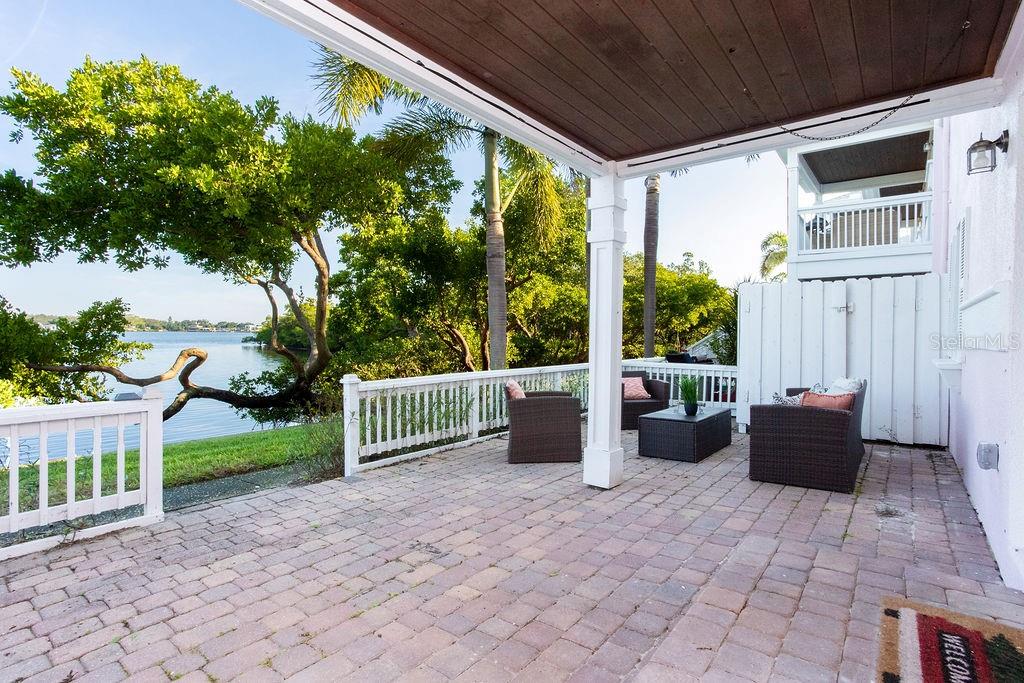 247 Pompano Dr Se #b Property Photo 3