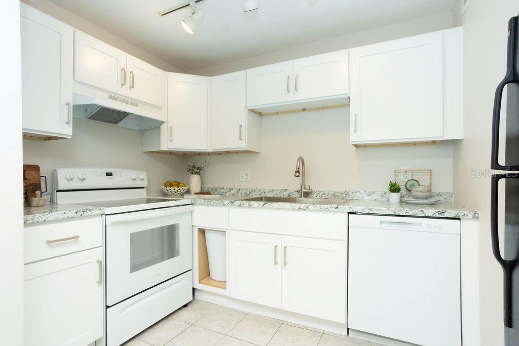 247 Pompano Dr Se #b Property Photo 13