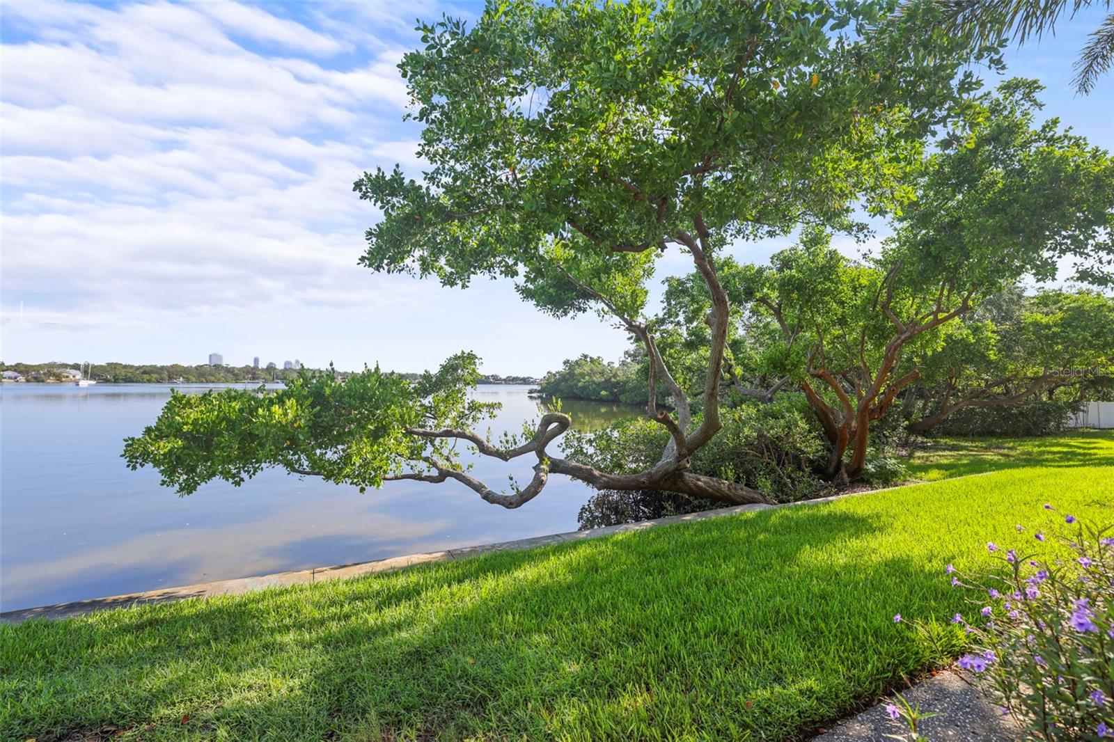 247 Pompano Dr Se #b Property Photo 35