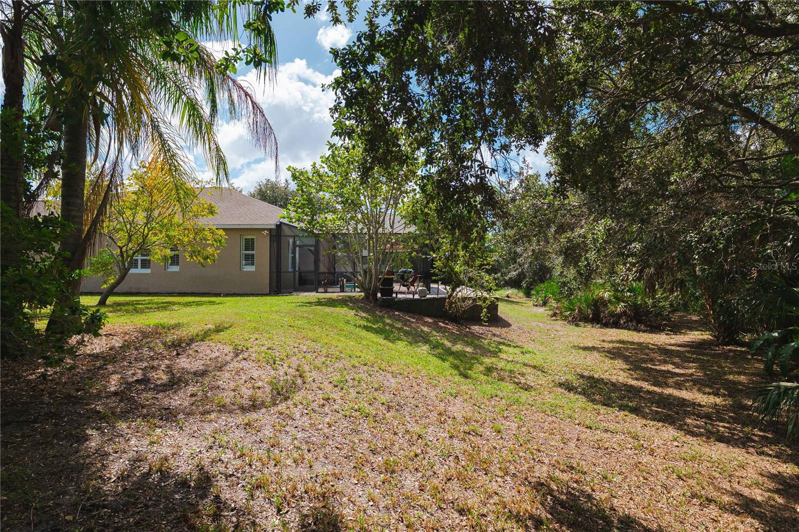 9020 N River Rd Property Photo 57