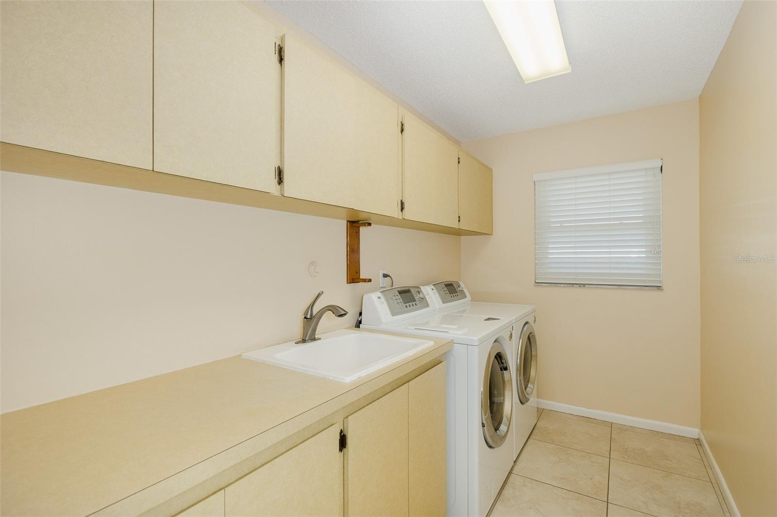 2721 Northridge Dr E Property Photo 15