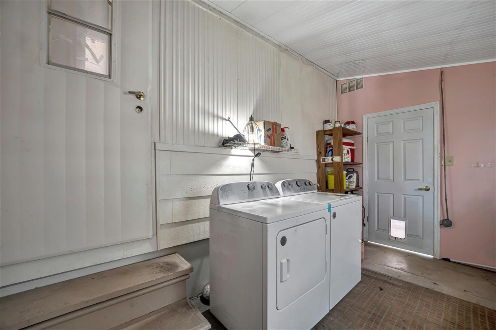 122 E Saint Annes Cir Property Photo 17