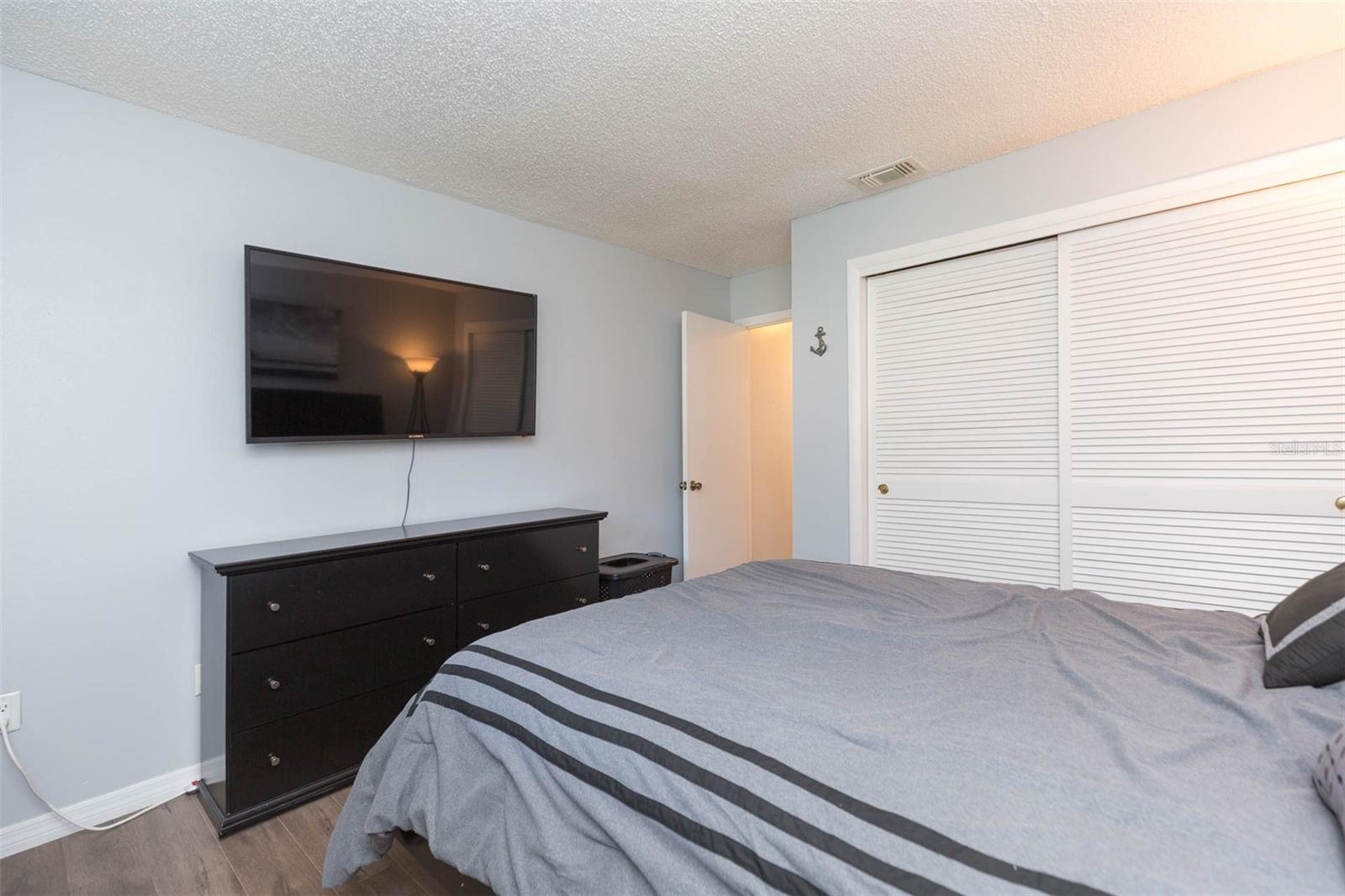13016 Club Dr Property Photo 20