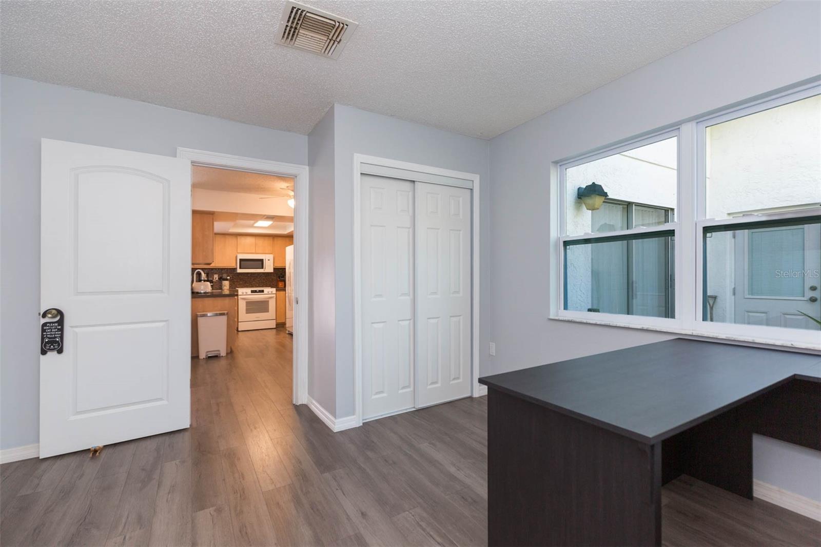 13016 Club Dr Property Photo 24