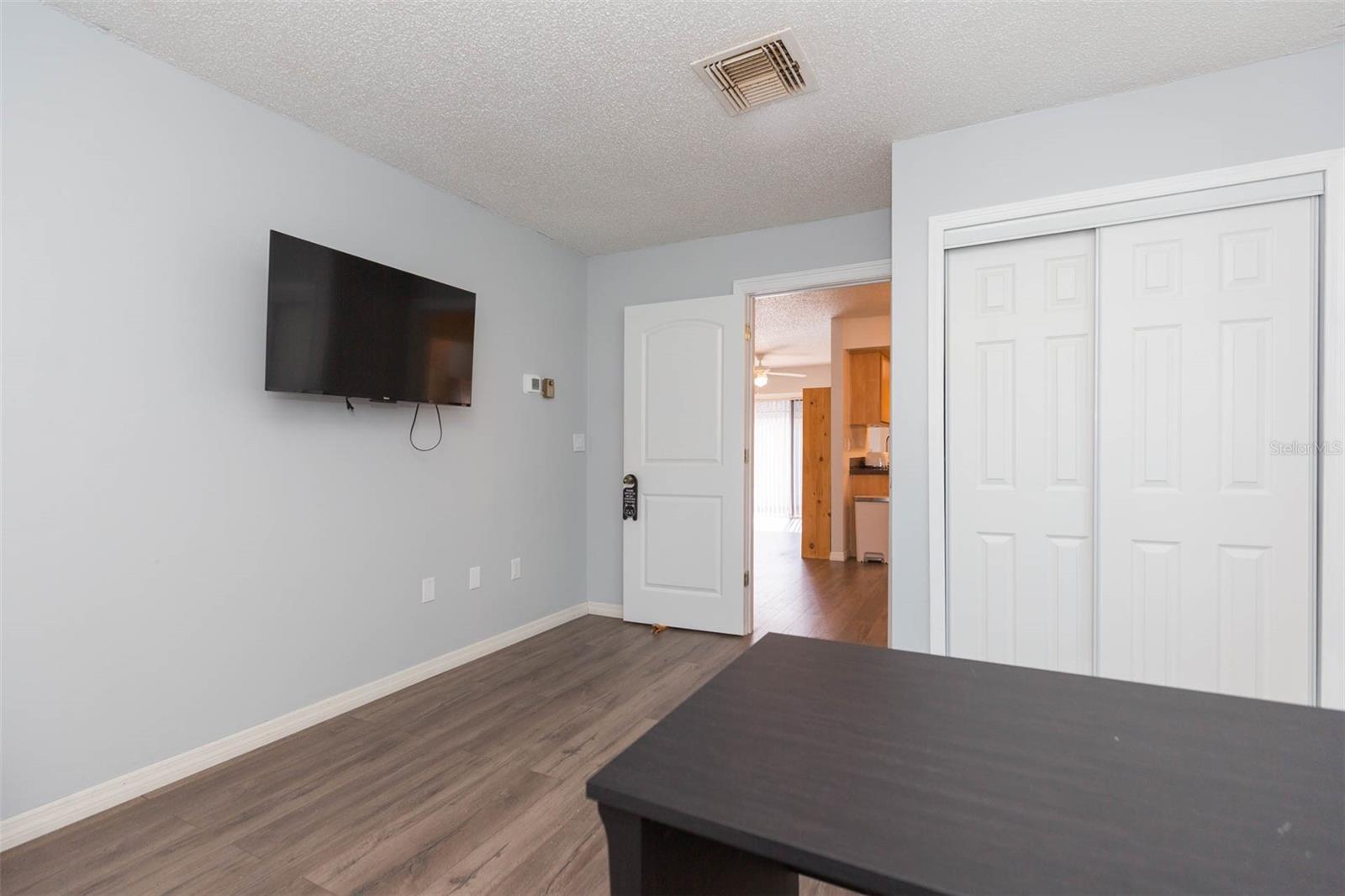 13016 Club Dr Property Photo 25