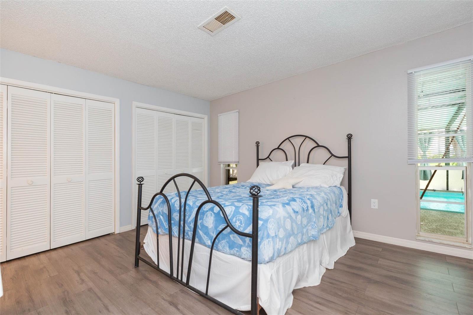 13016 Club Dr Property Photo 26
