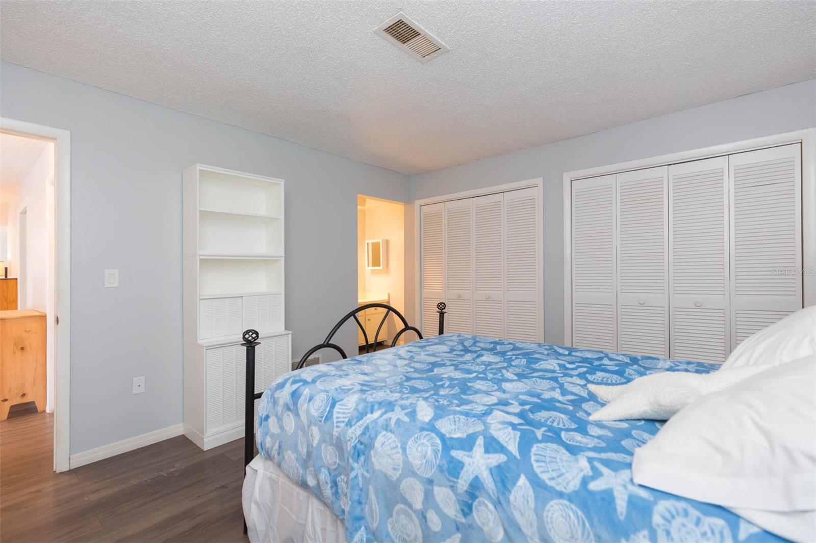 13016 Club Dr Property Photo 27
