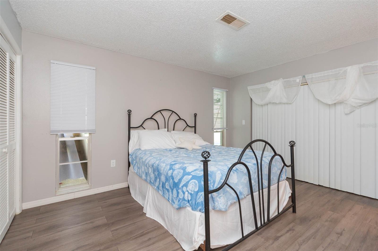 13016 Club Dr Property Photo 29