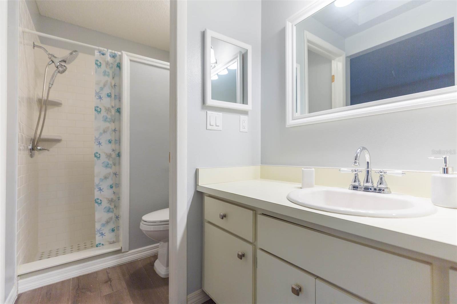 13016 Club Dr Property Photo 31