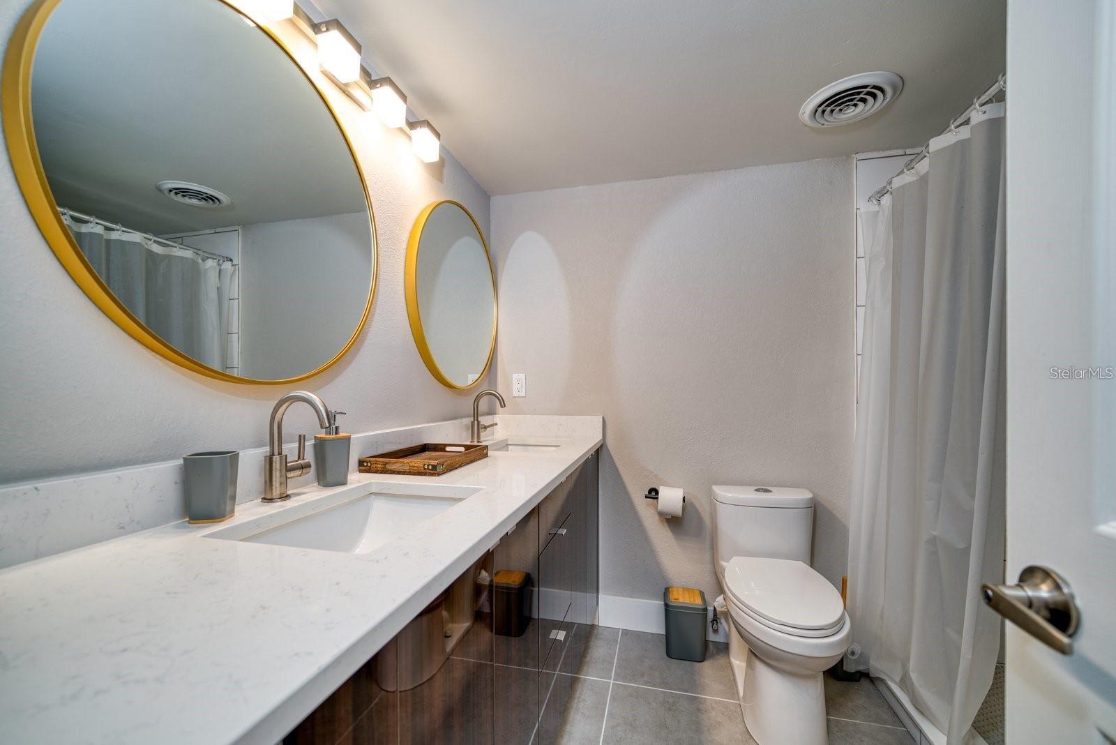 105 Island Way #132 Property Photo 14