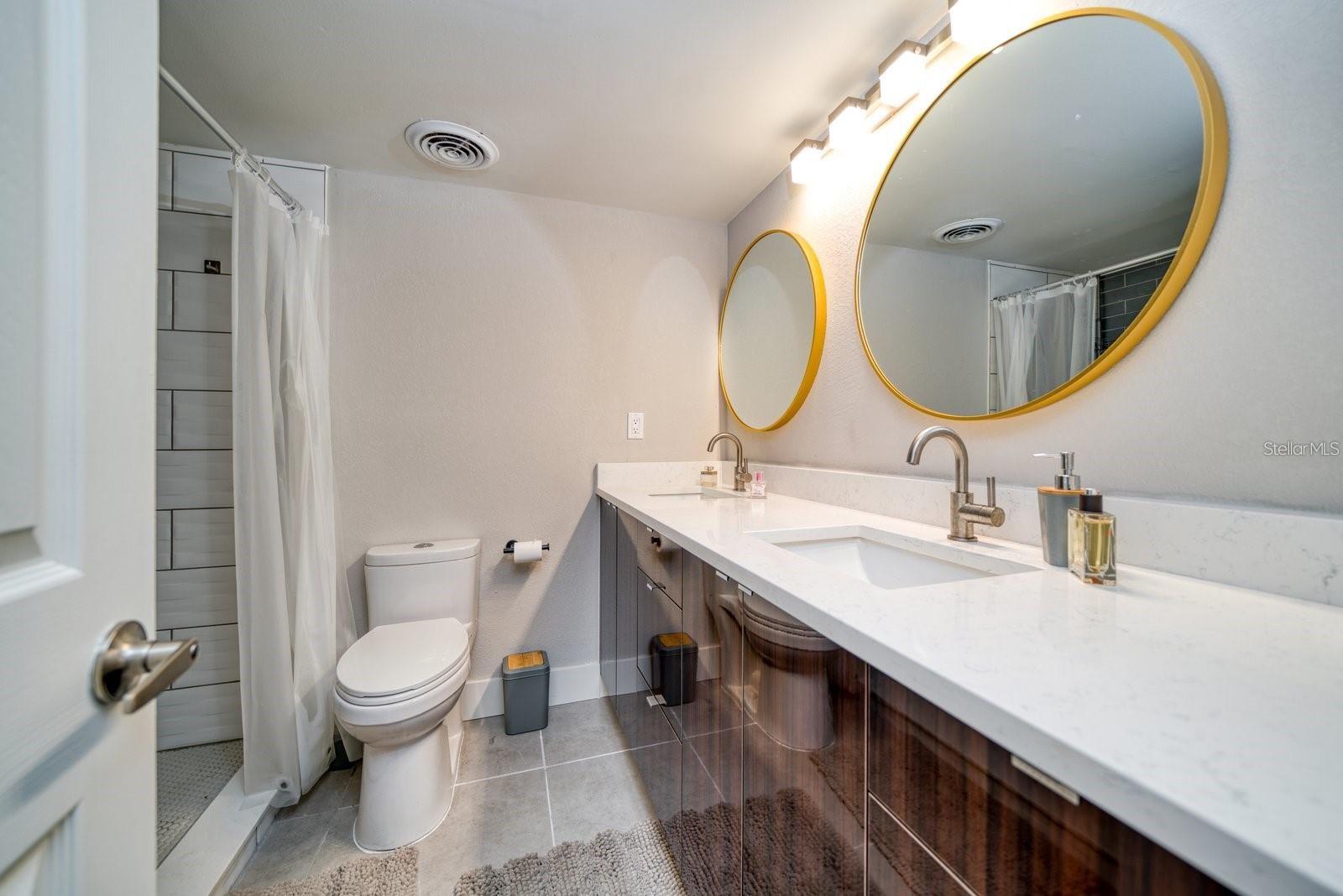 105 Island Way #132 Property Photo 18