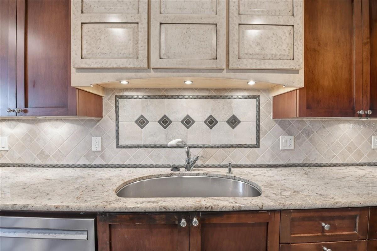 2713 Chambray Ln Property Photo 16