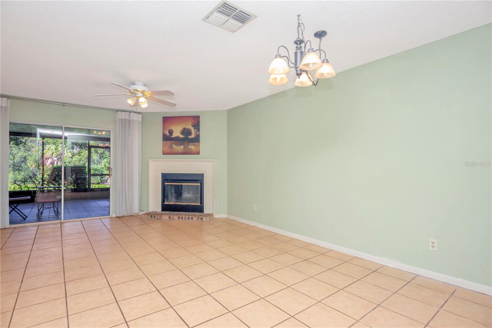 16112 Rambling Vine Dr W Property Photo 9