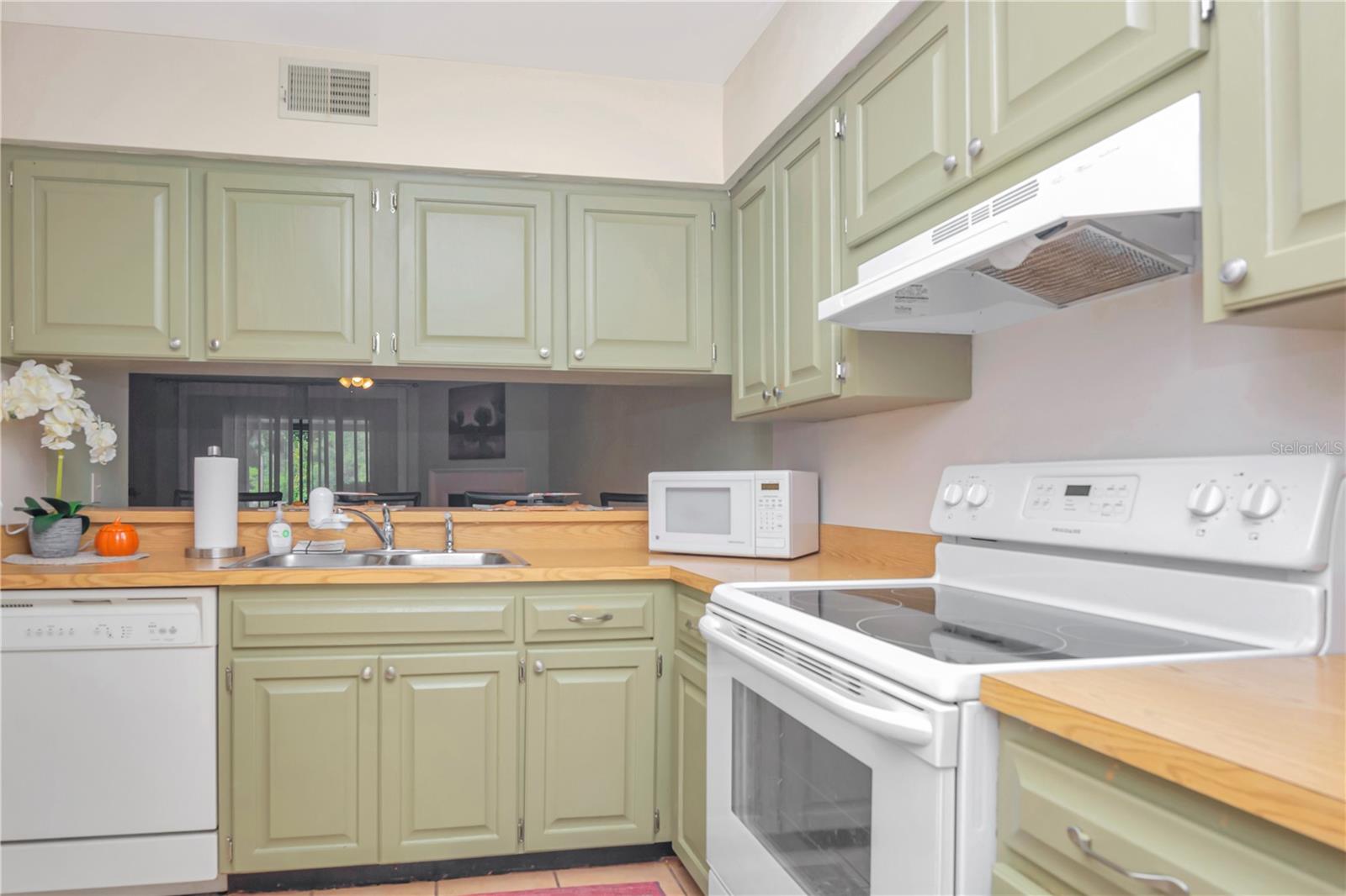 16112 Rambling Vine Dr W Property Photo 11