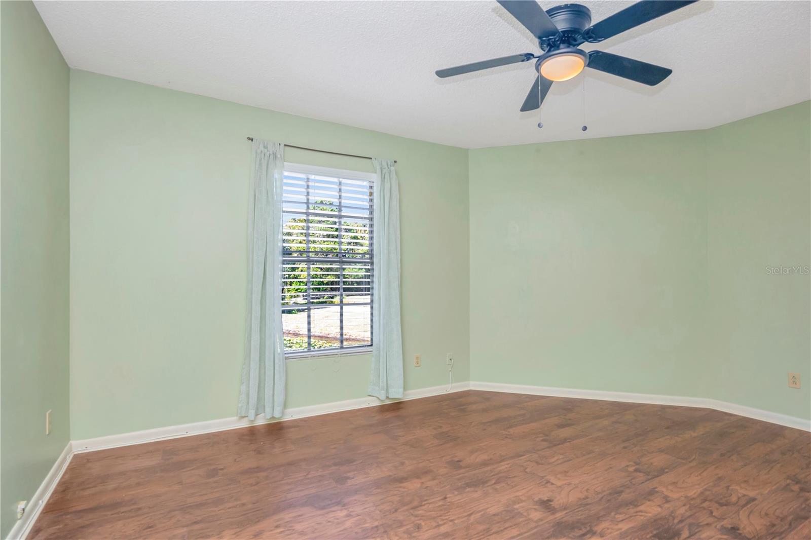 16112 Rambling Vine Dr W Property Photo 18