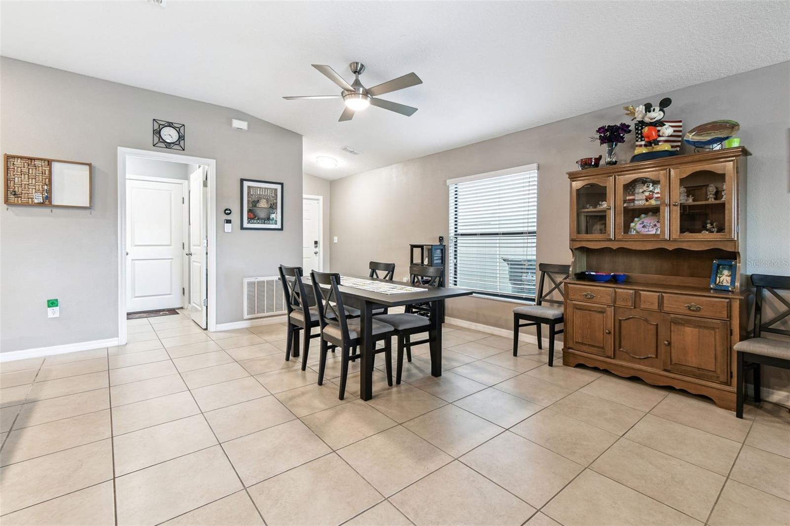 10112 Rosemary Leaf Ln Property Photo 8