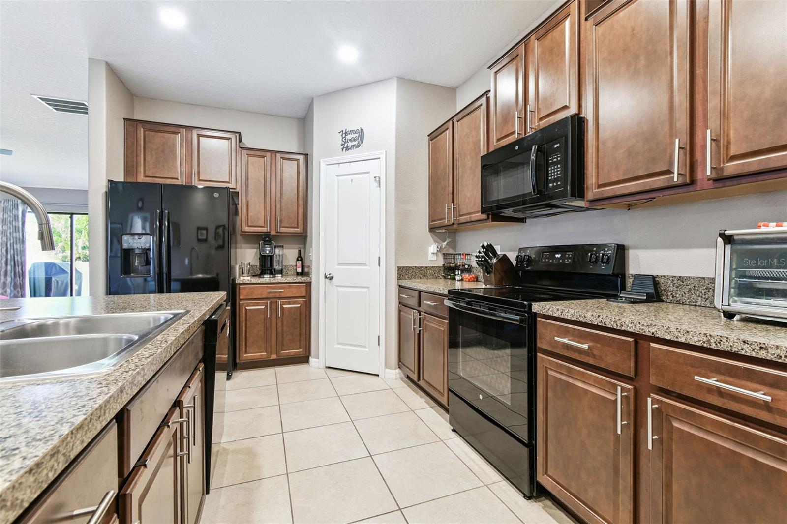 10112 Rosemary Leaf Ln Property Photo 12