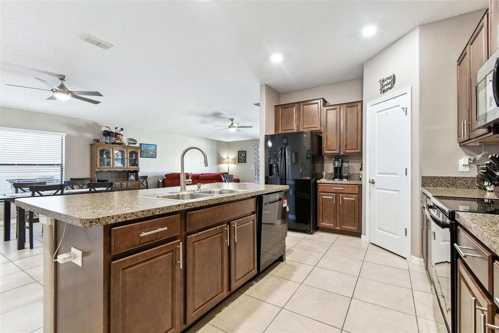 10112 Rosemary Leaf Ln Property Photo 13