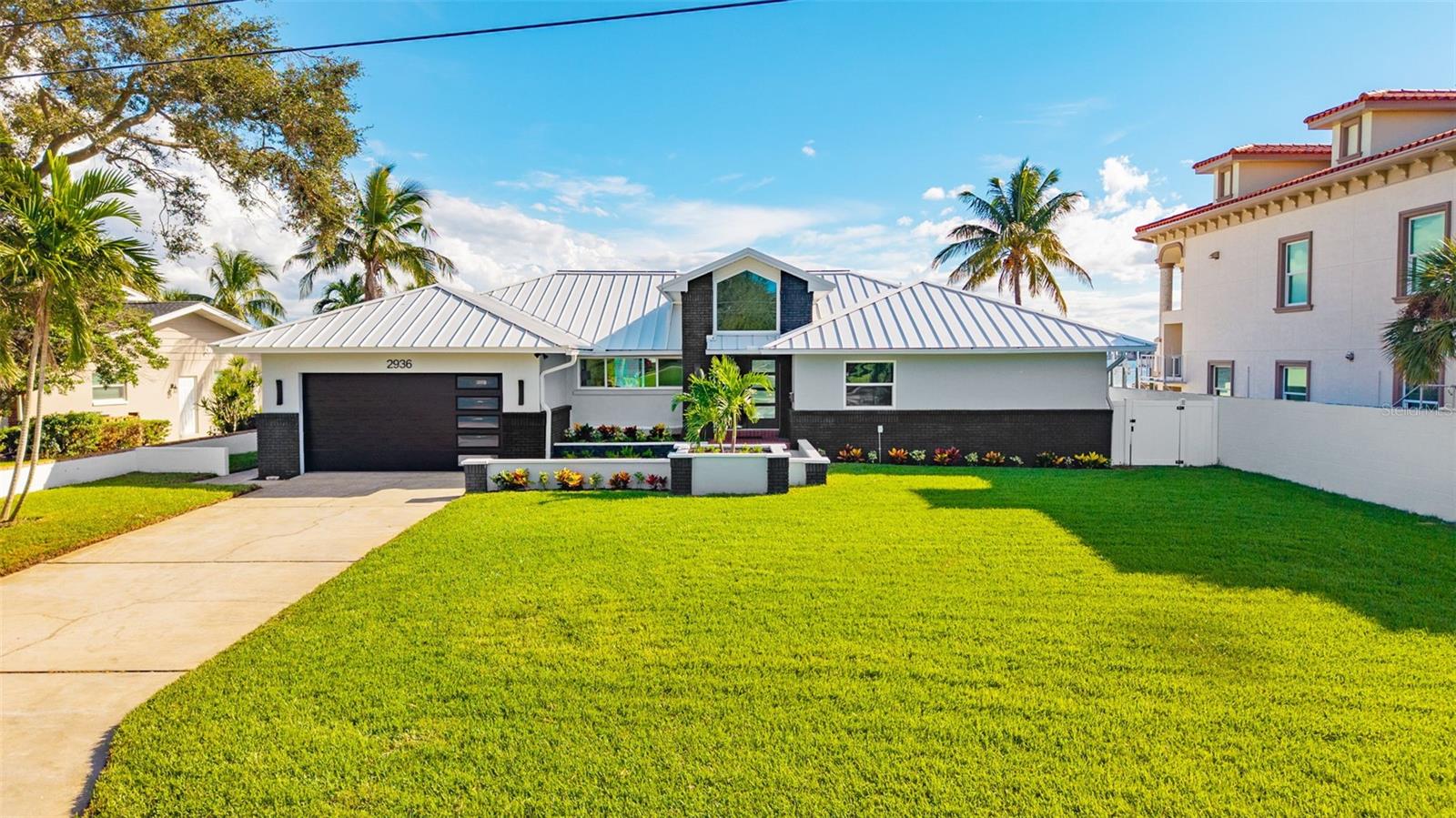 2936 68th Ave S Property Photo 4