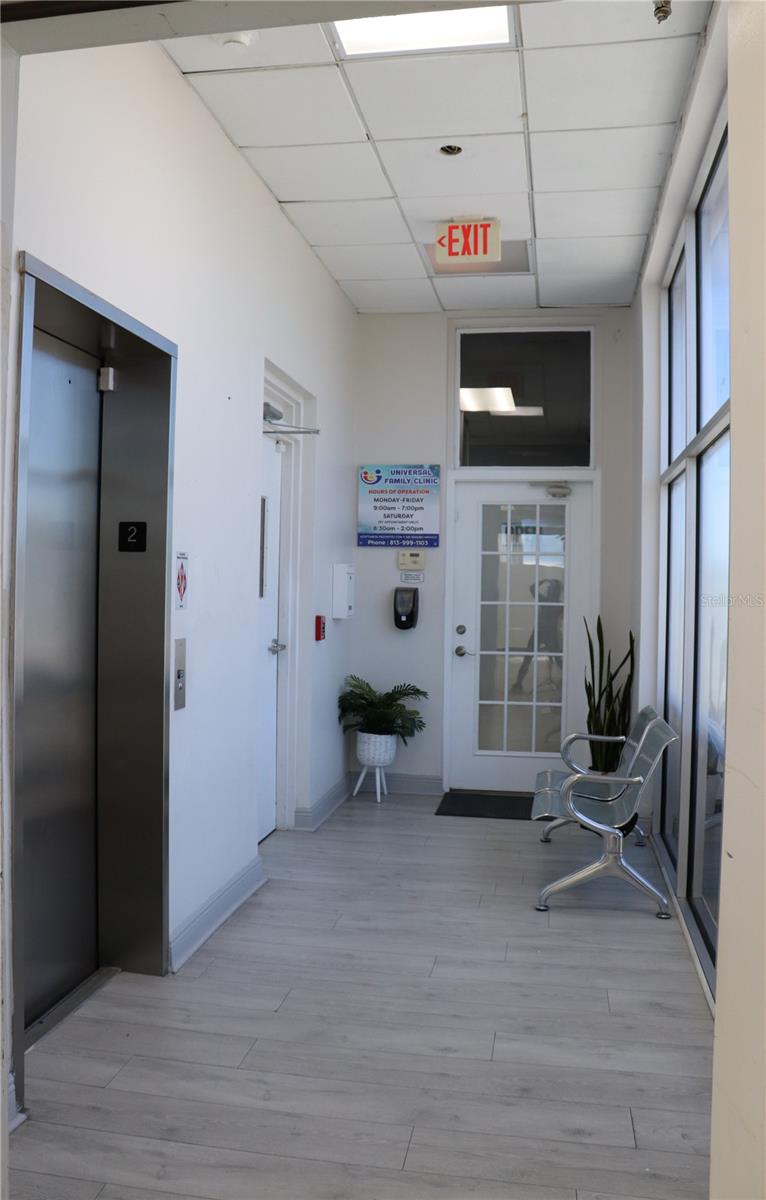 5352 N Habana Ave #c Property Photo 9