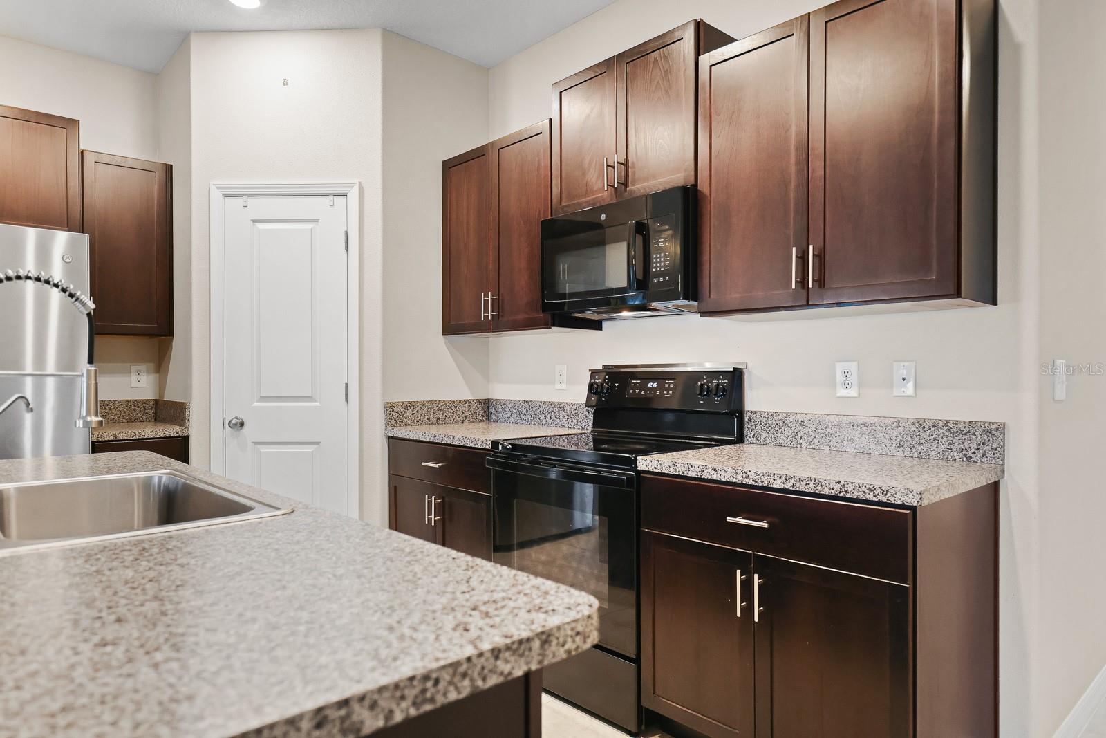 11512 Sage Canyon Dr Property Photo 5