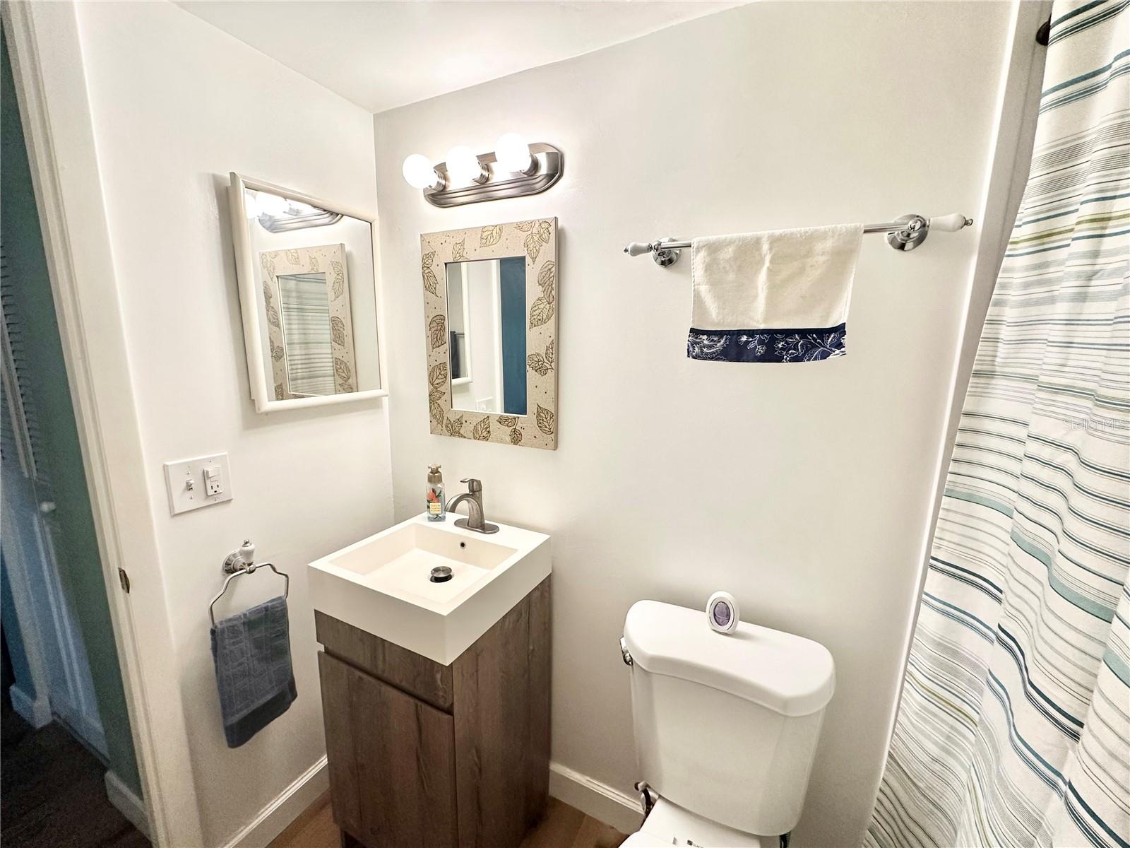 100 Waverly Way #302 Property Photo 13